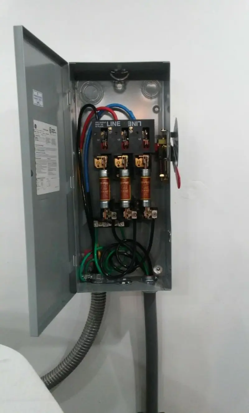 Three-phase disconnect switch installed for Electrical Wiring & Rewiring in Chattanooga